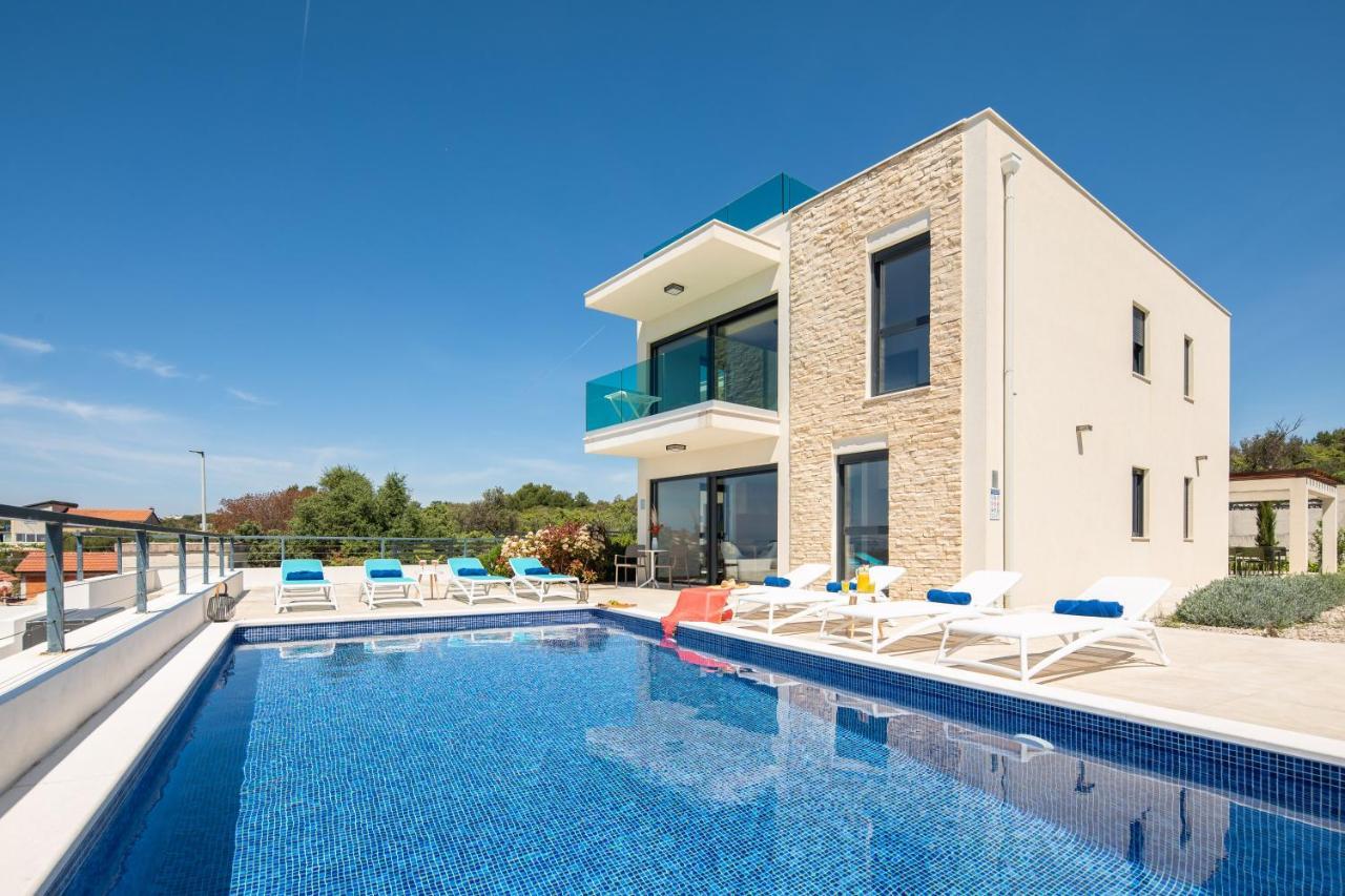 Sun Resort Apartments Зечево Экстерьер фото